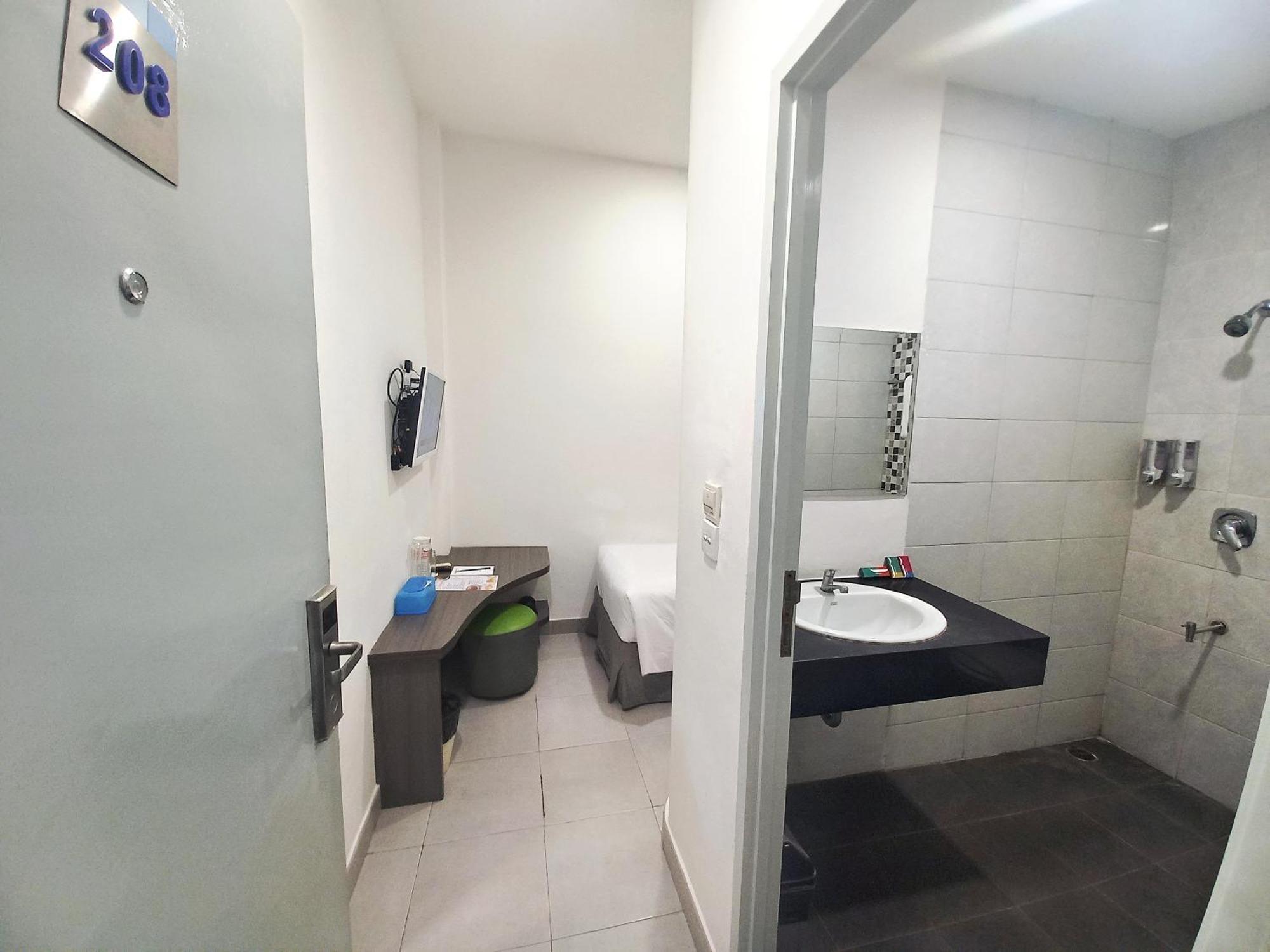 88 Kedoya Hotel 2*